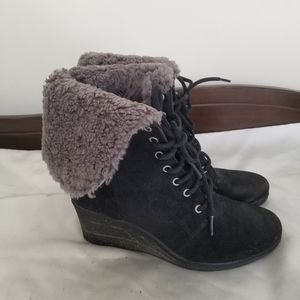 UGG WOMEN'S WINTER BOOTS